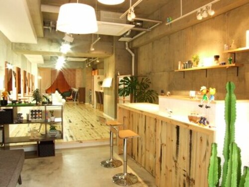 リゾート(Re sort)(愛知県名古屋市東区泉1-19-24ラルーシュ泉1F)