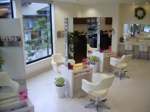 アグライアヘアー(AGLAIA Hair)(愛知県岡崎市柱曙1‐3‐9)