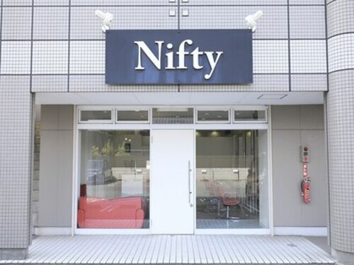 ニフティ(Nifty)(愛知県半田市花園町1‐1‐17 シャインストリート1F)