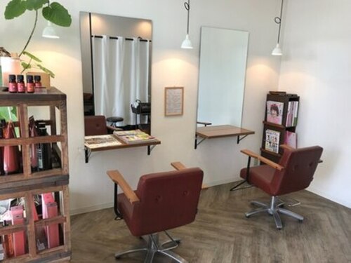 ヘアワークスルシア(HAIR WORKS LUCIA)(三重県伊賀市上野丸之内156-1)