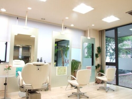 ヘアゾーン ラトゥール(HAIR ZONE LATOUR)(京都府京都市中京区西洞院通三条下ル柳水町71 菅原ビル1F)