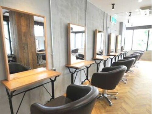 セシルヘアー 京都駅前4号店(Cecil hair)(京都府京都市下京区油小路通塩小路下る南不動堂町3 大道第一ビル外側階段2F)