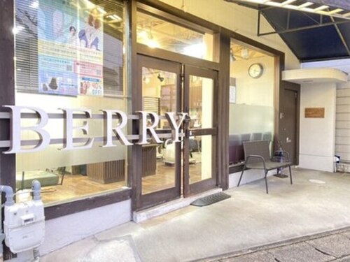 ヘアーズベリー 六地蔵店 (hairs BERRY)(京都府京都市伏見区桃山町山ノ下25-26)