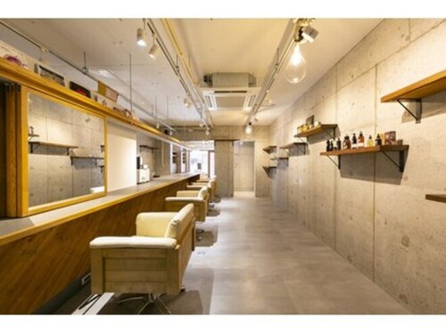 コメル(comeLe)(京都府京都市中京区新椹木町通二条上ル角倉町222-1 ジランドールすみくら1F)
