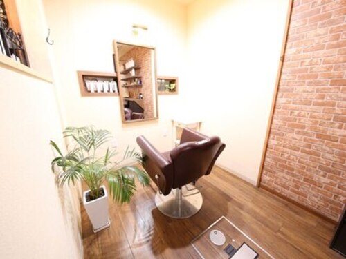 ヘアーカノア(hair kanoa)(京都府向日市鶏冠井町山畑21-8 コーポサンフラワーA棟103)