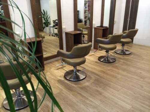 ヘアーアンドスパ アジュール(Hair&Spa AzuR)(大阪府大阪市西区南堀江2-9-18 ヴィラージュ南堀江1F)