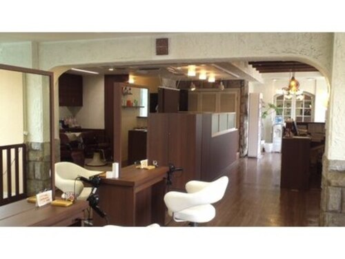 プラザヘアー ポートタウン東店(PLAZA HAIR)(大阪府大阪市住之江区南港中2-1-109 南港ポートタウンショッピングセンター 2F)