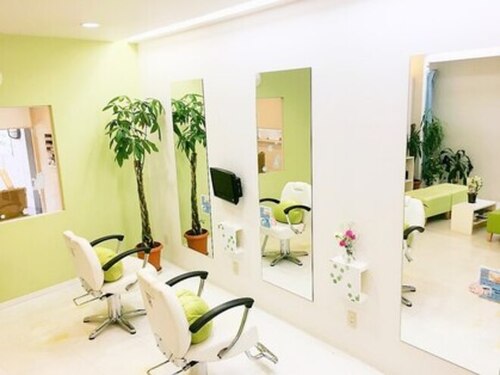 ヘアーアンドネイル デビュー(Hair&Nail Debut)(大阪府大阪市西区新町3-7-9レキシントンスクエア新町1F)