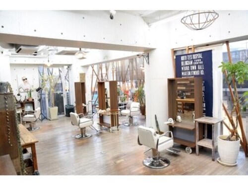 ヘアーサロン カーブ(HAIR SALON CURVE)(大阪府大阪市福島区福島8-8-3 ランドマーク福島2階)