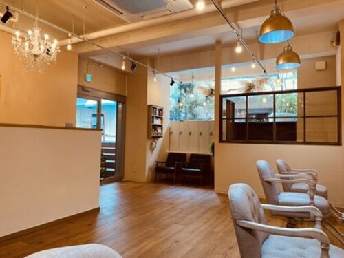 アメリアム 大阪上本町店(Ameri amu.)(大阪府大阪市天王寺区東高津町6-19)