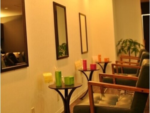 ヘアメイク マクシー(hair make MAXY)(大阪府大阪市西区新町4-16-13 102)