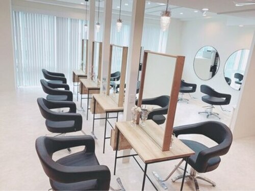 エリス ウメダ(Eliss umeda)(大阪府大阪市北区小松原町1-4 ナンリビル7階)