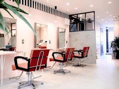 アグ ヘアー アリス 十三店(Agu hair aris)(大阪府大阪市淀川区十三東2-12-37 丸宗ビル2階)