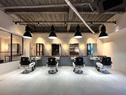 フリーク バーバーショップ 都島店(FREAK BARBER SHOP)(大阪府大阪市都島区善源寺町1-5-43 VEGAビル1階)