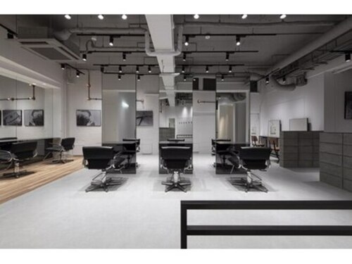 リップスヘアー 梅田アネックス(LIPPS hair)(大阪府大阪市北区茶屋町1―1 共信梅田ビル B1F)
