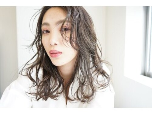 イーナ(17 HAIRMAKE&NAIL)(大阪府大阪市西区土佐堀2-1-2 西村ビル2F)