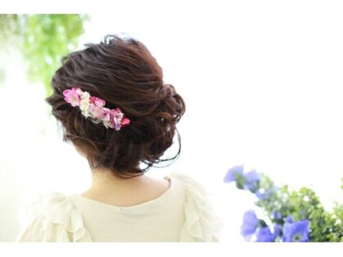 ブライダル ヘアメイク メリア(Bridal Hair Make MERIA)(大阪府大阪市北区天神橋2-5-26 ギャラリービル2F)