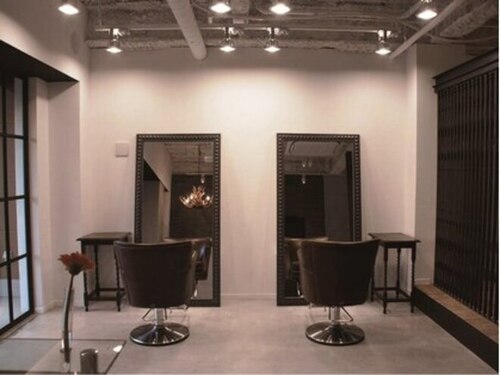 ヘアーワークス リボルバー(hair works REVOLVER)(大阪府堺市美原区小寺458-1)