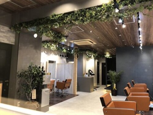 アグ ヘアー グラン 吹田店(Agu hair gran)(大阪府吹田市朝日町18-10)