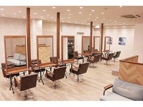 アグ ヘアー クラッセ江坂店(Agu hair classe)(大阪府吹田市江の木町1-39 SERE江坂5F)