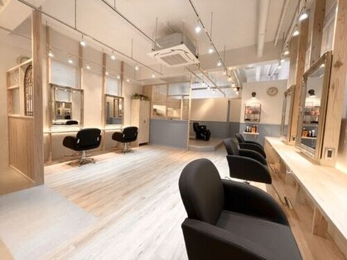 アグ ヘアー クーヴェル 泉大津店(Agu hair couver)(大阪府泉大津市池浦町1-6-33 メゾンドール河野105)