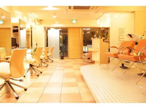 ジャスティス ヘアスペース(JUSTICE HAIRSPACE)(大阪府高槻市高槻町12‐13 明和ビル2F)