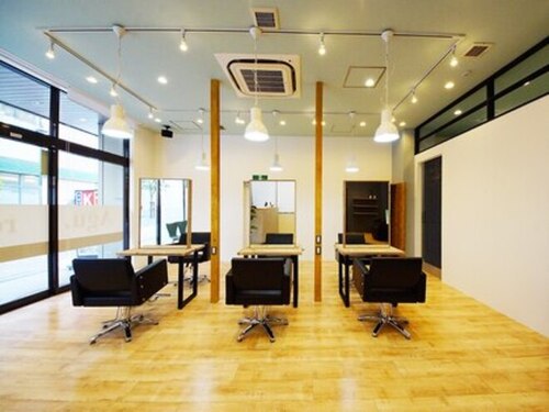 アグ ヘアー ロイ 寝屋川店(Agu hair roy)(大阪府寝屋川市八坂町15-10 樋口第1ビル102号室)