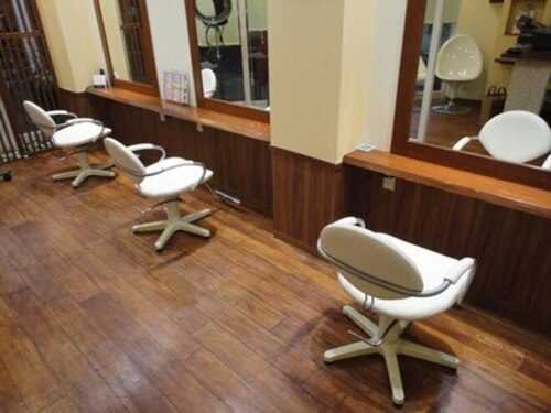 ヘアー デザイン アイズ(hair design EYES)(兵庫県神戸市中央区国香通1‐1‐17)