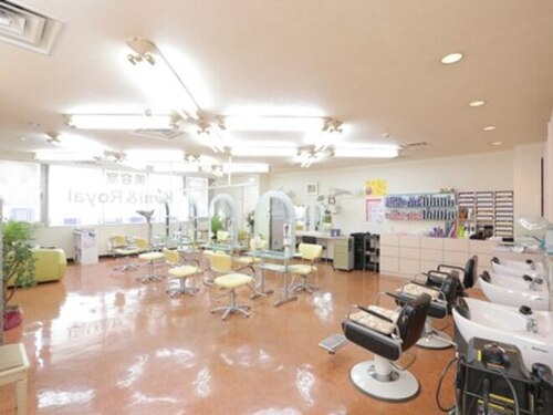 ビューティサロンキミロイヤル板宿店(兵庫県神戸市須磨区平田町2‐2‐2 稲岡ビル2F)