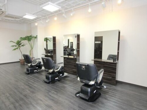 ヘア ウィッシュ 垂水区小束山店(HAIR WISH)(兵庫県神戸市垂水区名谷町字室山1400-18 アミパラビル1F)