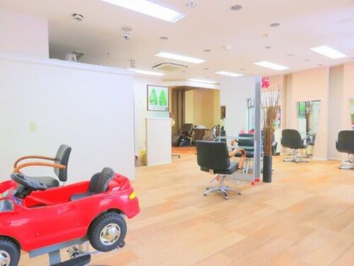 ヘアースタジオ フッカ(HAIR STUDIO FUCCA)(兵庫県神戸市東灘区向洋町中1-1-141 イーストコート5番街西棟1F)