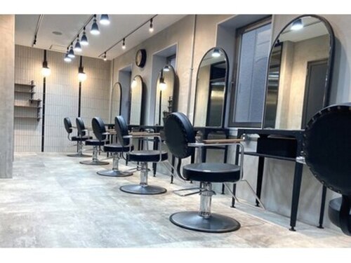 オーバーヘアー 垂水店(over hair)(兵庫県神戸市垂水区宮本町3-30 駅前ビル2F)