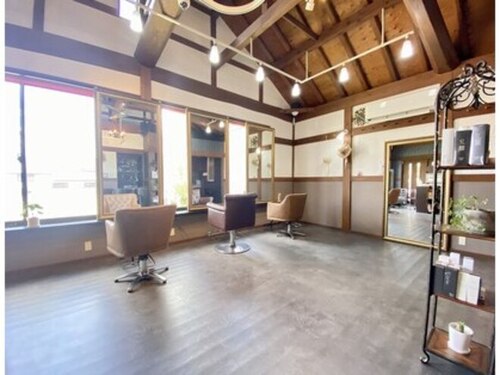 ラウラウヘアーリゾート(Lau Lau hair resort)(兵庫県姫路市花田町小川975-4)