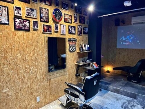 メイドマンバーバーショップ 西宮北口(MADE MAN BARBER SHOP)(兵庫県西宮市高松町10-3 美津馬ビル202)