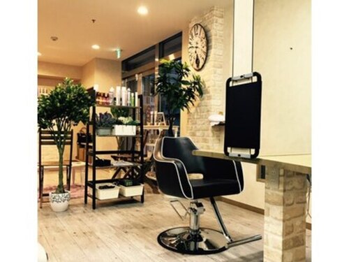 ヴィーブ ヘアー 伊丹店(VIB hair)(兵庫県伊丹市西台3-7-16 QUEENS COURT伊丹西台)