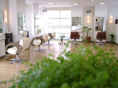 ヘアスペース クェンチ(hair space QUENCH)(兵庫県加古川市平岡町新在家1464‐2)