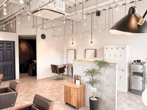 アグ ヘアー アール 和歌山ガーデンパーク駅前店(Agu hair ar)(和歌山県和歌山市北島453-1 コンペラベルデ)