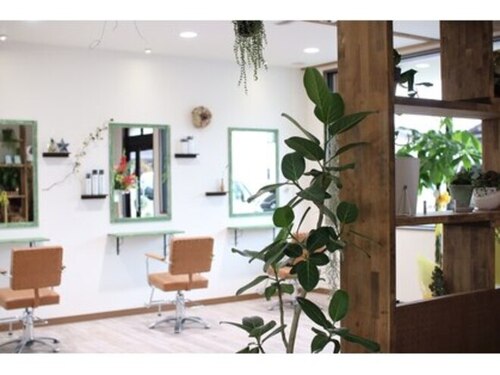 ナナラ アット ヘアー(nanala at hair)(岡山県倉敷市茶屋町1643-1 グリンハイツA棟101)