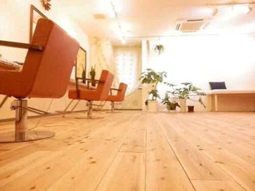 レアリス ヘアーデザイン(REALIS hair design)(広島県広島市中区鉄砲町8-15 八重洲ビル4F)