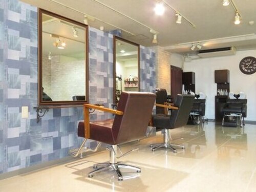 アクアスヘアーデザイン 廿日市店(AQUAS hair design)(広島県廿日市市新宮1-14-2 シャルマンヴィル1F)