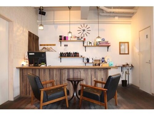 リベルヒーリング (LiBER healing hair design)(愛媛県松山市溝辺町274-1 バイオレットマンション1F)