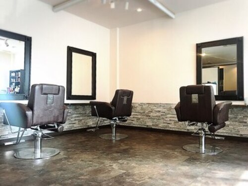 ヘアブティック ルーツアール(Hair Boutique ROOTS R)(愛媛県松山市岩崎町2‐9‐9 1F)