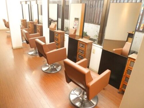 ヘアーアンドアイラッシュ ビス 下曽根店(Bis!)(福岡県北九州市小倉南区下曽根3-2-8ビジネスパーク曽根)