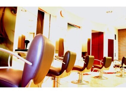ヘアープレイス 美 遊 人(HAIR PLACE)(福岡県北九州市小倉北区堺町1‐1‐1 JTBビル2F)