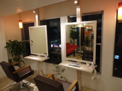 ナーラヘアー(nahla hair)(福岡県福岡市中央区大名1‐2‐15 坂田ビル3‐A号)
