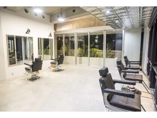 メンズサロン ウエストサイドカットクラブ(Men's West Side Cut Club)(福岡県福岡市中央区今泉2-3-23 ARTK'S上人橋5F)
