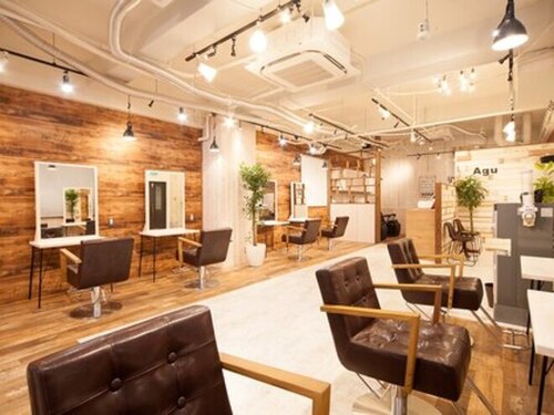 アグ ヘアー アテナ 西新店(Agu hair atena)(福岡県福岡市早良区西新5-15-19 コアロードマルスギ2階)