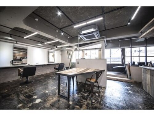 クロ(KURO.)(福岡県福岡市博多区博多駅前3-5-23 第21 IR BLD3F)
