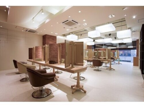 プレイ(SARA BEAUTY×LIFESTYLE PLAY)(福岡県福岡市中央区大名1-15-33 福岡セントラルビル2F)