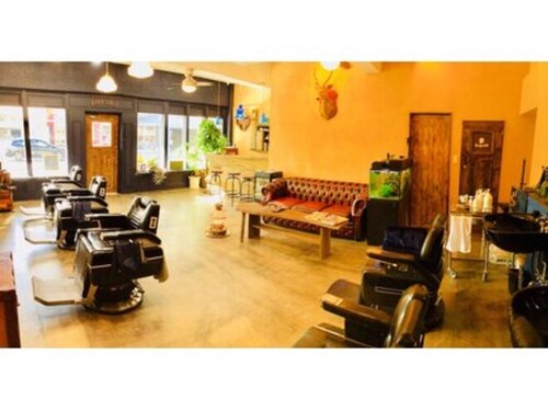 バーバーショップ キャメルズ(BARBER SHOP CAMELS)(福岡県福岡市城南区神松寺2-5-13 1F)